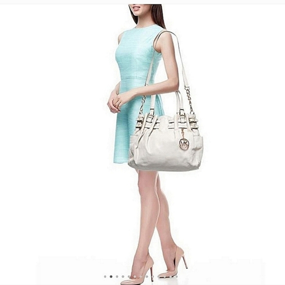 🍁🍂MICHAEL Michael Kors Off White Leather Large Edie Shoulder Bag - Picture 1 of 8